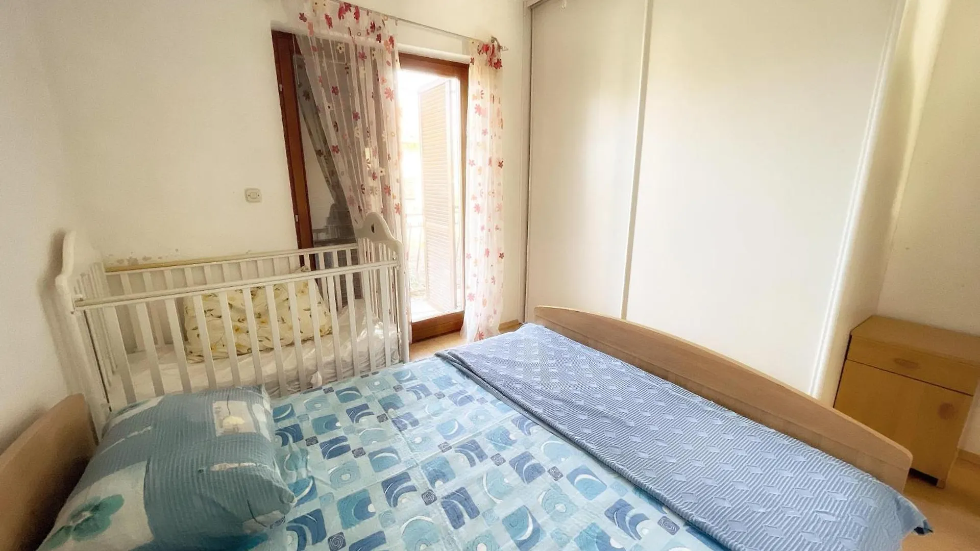 Apartmani Zlato 70M From Beach!